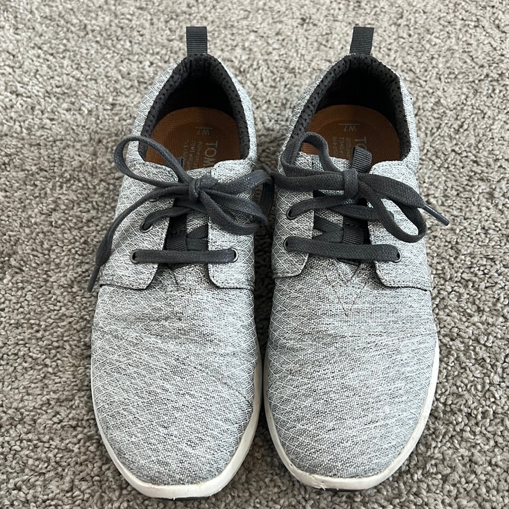 Toms sneakers